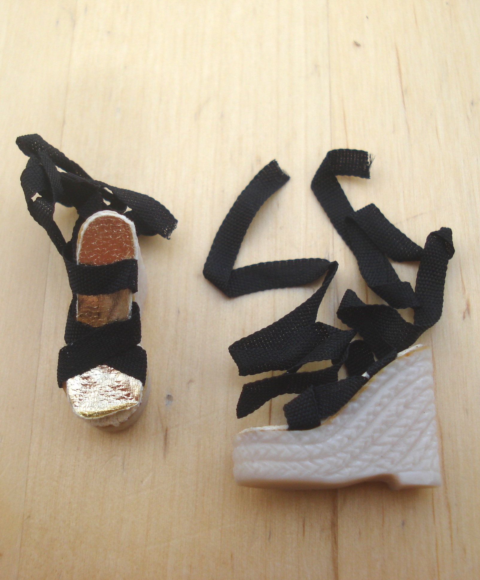 CHAUSSURES NOIRS  WU  B 11 pour poupes Fashion Royalty 29 cm